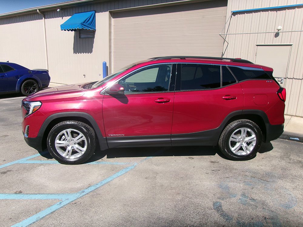 Used 2019 GMC Terrain SLE w/ Driver Convenience Package AWD/4WD image 3