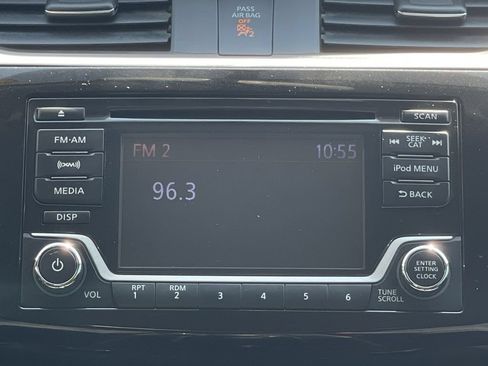 Used 2017 Nissan Sentra SR w/ SR Midnight Edition FWD image 32