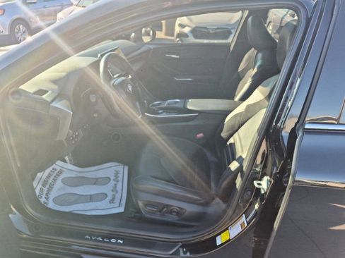 Used 2022 Toyota Avalon Touring w/ Advanced Safety Package image 13