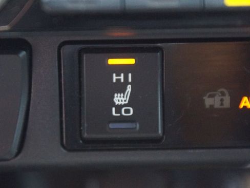 Used 2023 Toyota RAV4 XSE AWD/4WD image 8