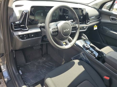 New 2025 Kia Sportage LX image 6