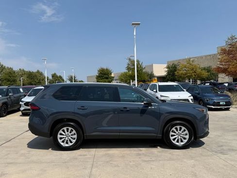 Used 2026 Toyota Grand Highlander AWD image 5