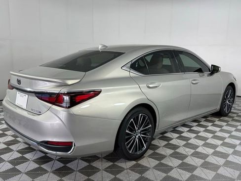 Used 2025 Lexus ES 300h w/ Premium Package image 8