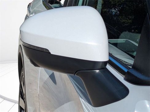 New 2025 Mitsubishi Outlander SE image 12