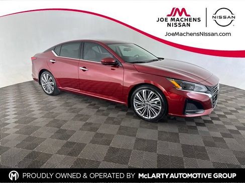 Certified 2023 Nissan Altima 2.5 SL FWD image 1