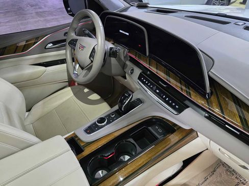 Used 2022 Cadillac Escalade Sport Platinum image 10