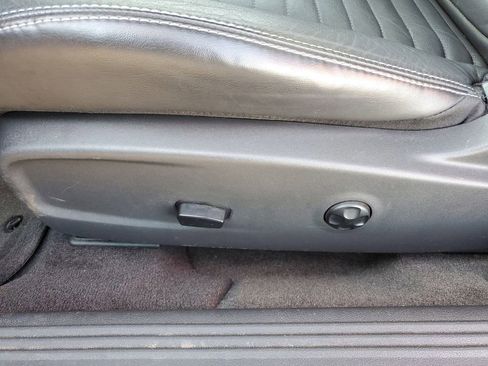 Used 2011 Dodge Challenger Base image 7