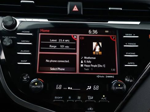 Used 2019 Toyota Camry XLE image 37