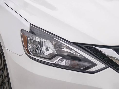 Used 2016 Nissan Sentra SV FWD image 4