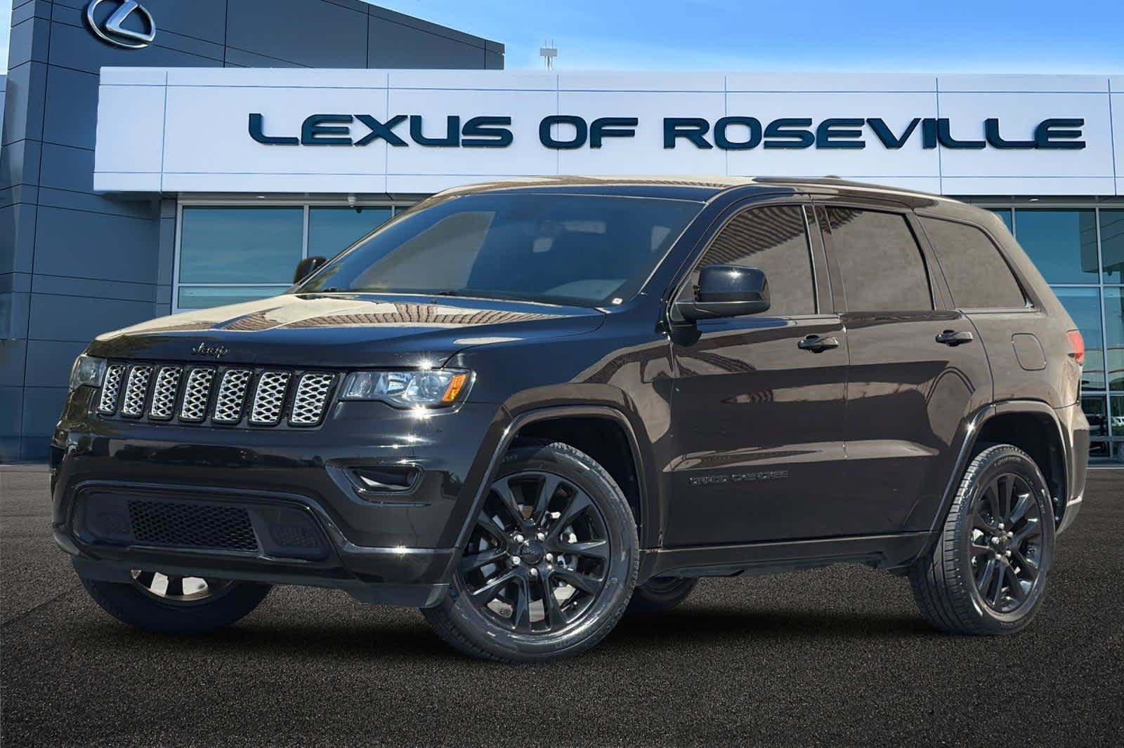 Used 2020 Jeep Grand Cherokee Altitude AWD/4WD image 1
