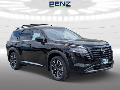 New 2026 Nissan Pathfinder Platinum w/ Cargo Package