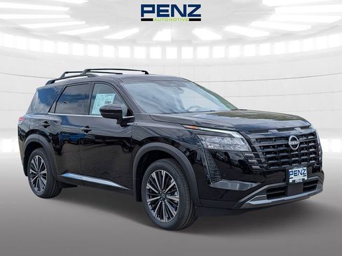 New 2026 Nissan Pathfinder Platinum w/ Cargo Package AWD/4WD image 1