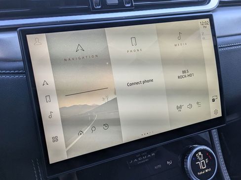 Used 2024 Jaguar F-PACE R-Dynamic S image 11