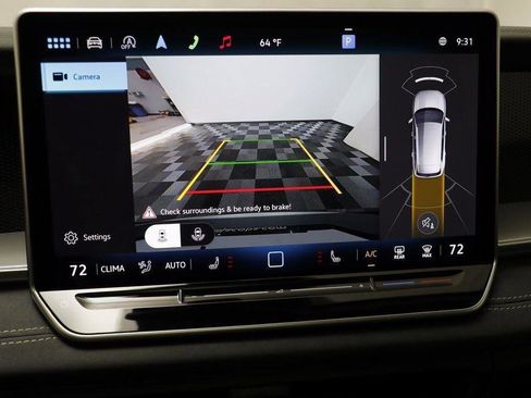 New 2025 Volkswagen Tiguan SE image 10