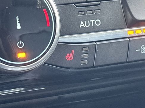 Certified 2022 Ford Escape Titanium image 25