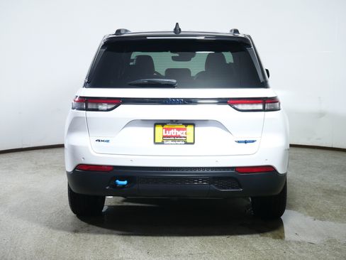 Used 2022 Jeep Grand Cherokee Trailhawk AWD/4WD image 6