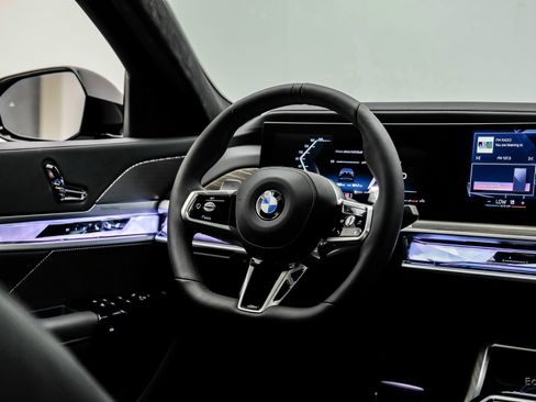 Used 2026 BMW 760i xDrive w/ Executive Package AWD/4WD image 43