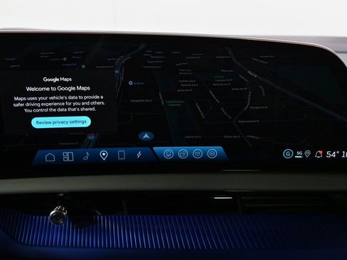 New 2026 Cadillac Optiq Luxury 2 image 29