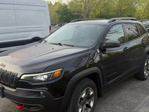 Used 2019 Jeep Cherokee Trailhawk image 6