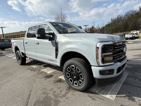 New 2026 Ford F250 Platinum AWD/4WD image 3