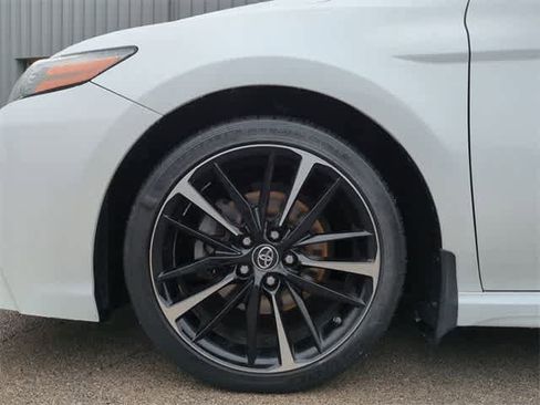 Used 2019 Toyota Camry XSE image 14