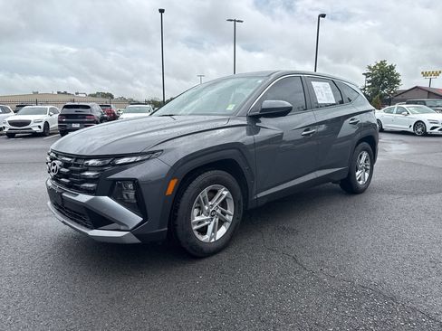Used 2026 Hyundai Tucson SE FWD image 3
