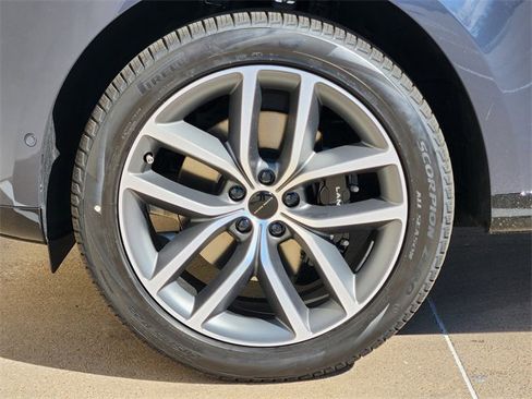 New 2026 Land Rover Range Rover SE image 7