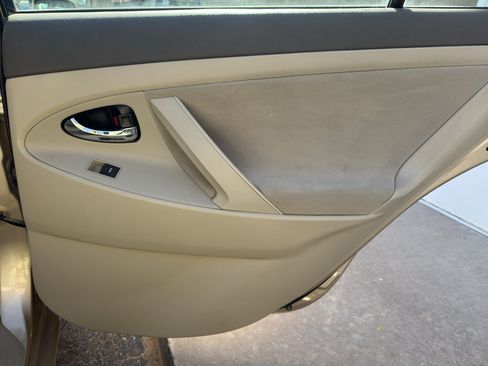Used 2011 Toyota Camry LE w/ LE Extra-Value Pkg FWD image 33