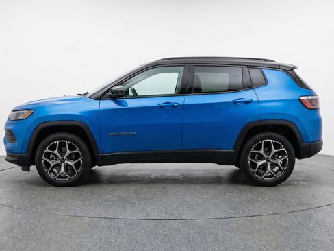 Used 2025 Jeep Compass Limited image 5