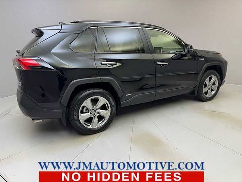 Used 2020 Toyota RAV4 Limited image 5