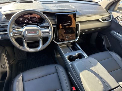 Used 2024 GMC Acadia Elevation w/ Luxury Package image 16