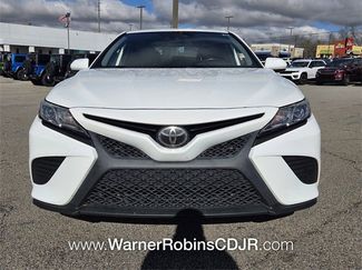 Used 2020 Toyota Camry SE video 2