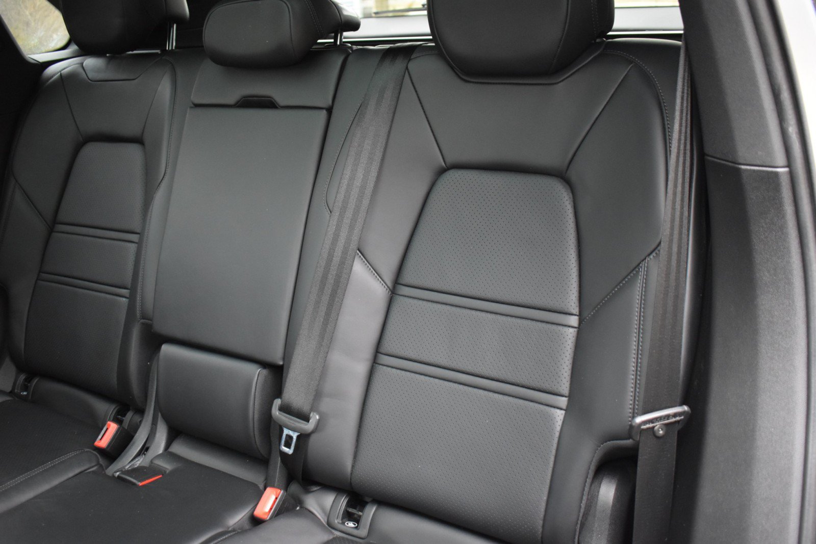 Used 2021 Porsche Cayenne AWD/4WD image 34