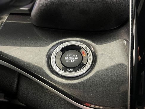 Used 2023 Jeep Grand Cherokee Altitude image 38