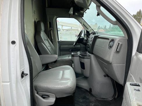 Used 2015 Ford E-450 and Econoline 450 Super Duty w/ Power Windows & Locks Group image 10