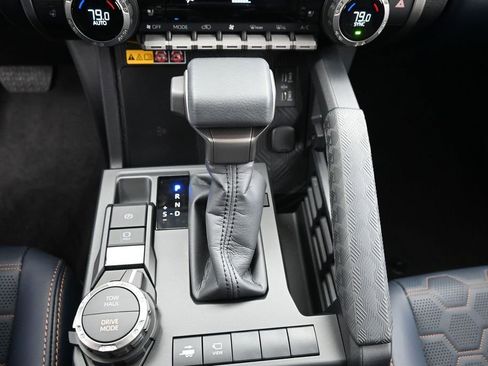 Certified 2026 Toyota 4Runner Platinum AWD/4WD image 28