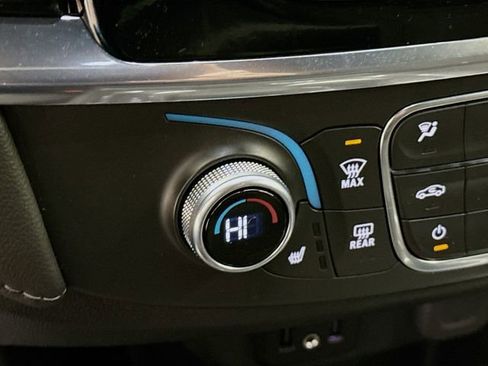 Used 2023 Chevrolet Traverse LT image 20