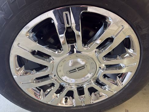 Used 2013 Lincoln Navigator 4WD w/ HD Trailer Tow Pkg image 37