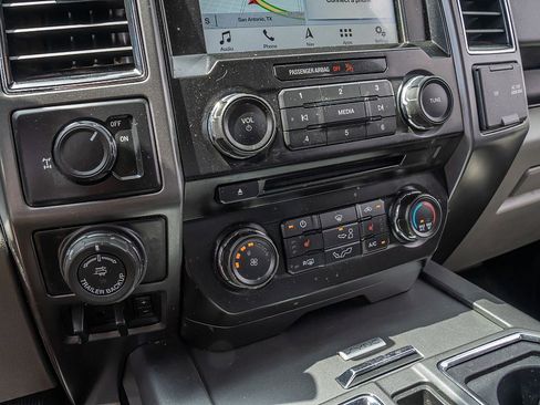 Used 2017 Ford F150 XLT w/ Equipment Group 302A Luxury RWD image 27