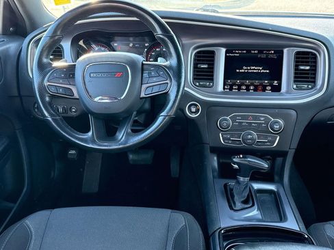 Used 2020 Dodge Charger SXT w/ Blacktop Package image 10