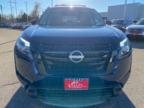 New 2025 Nissan Pathfinder SV w/ Black Appearance Package image 8