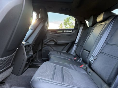 Used 2025 Porsche Cayenne GTS image 30