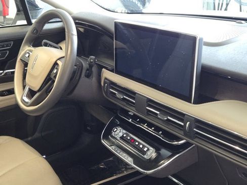 Used 2023 Lincoln Corsair Grand Touring w/ Equipment Group 301A image 6