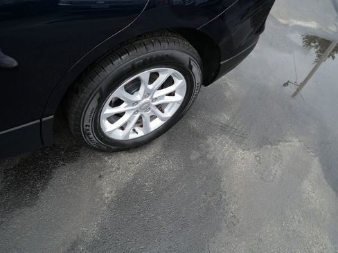 Used 2021 Chevrolet Equinox LS AWD/4WD image 35