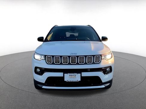 Used 2025 Jeep Compass Limited image 4
