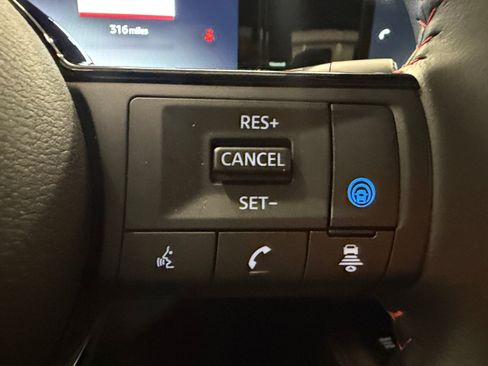 Used 2026 Nissan Kicks SR FWD image 33