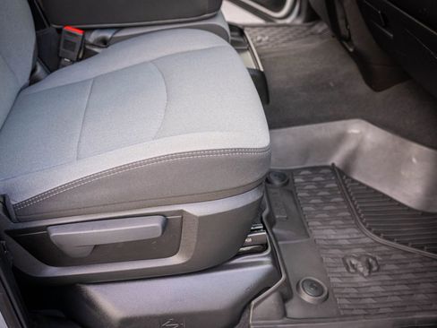 Used 2022 RAM 2500 Big Horn w/ Cold Weather Group image 32