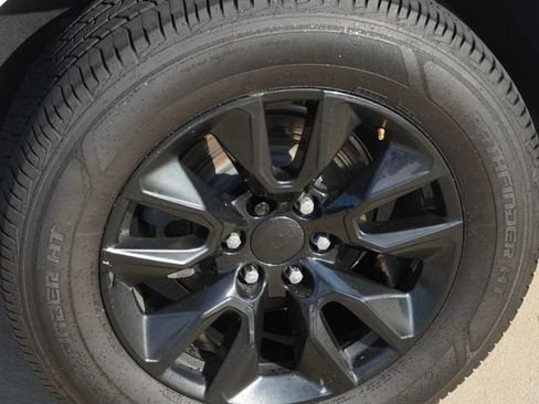 Used 2022 Chevrolet Tahoe LT RWD image 11