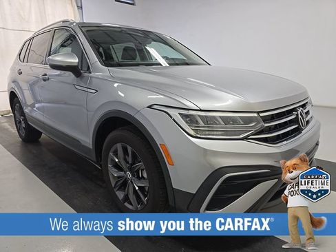 Used 2023 Volkswagen Tiguan SE FWD image 2