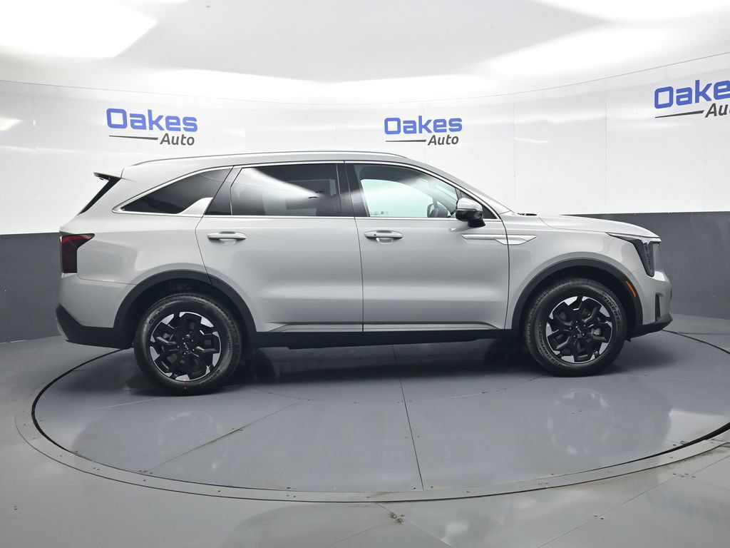 Certified 2026 Kia Sorento S AWD/4WD image 8